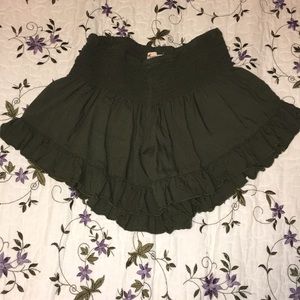 MILITARY GREEN SHORTS